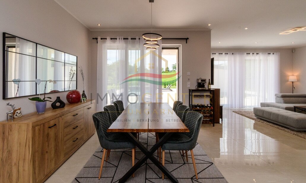 (AAA) Neu erbautes, exklusives Einfamilienhaus (33714)