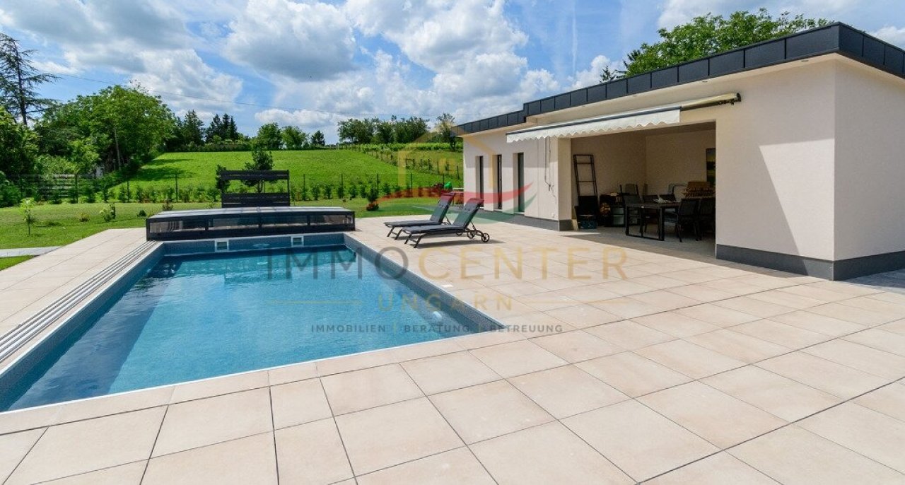 (AAA) Neu erbautes, exklusives Einfamilienhaus (33714)
