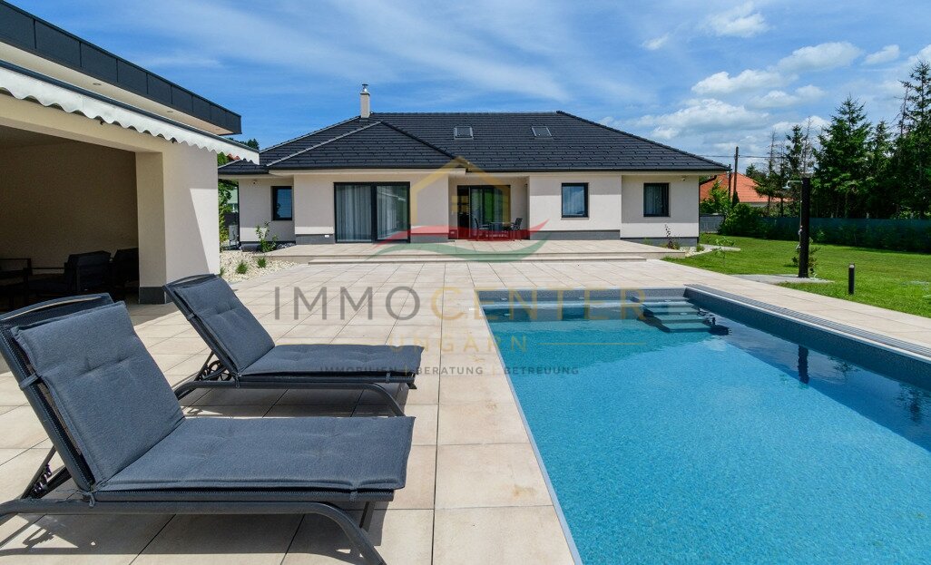 (AAA) Neu erbautes, exklusives Einfamilienhaus (33714)