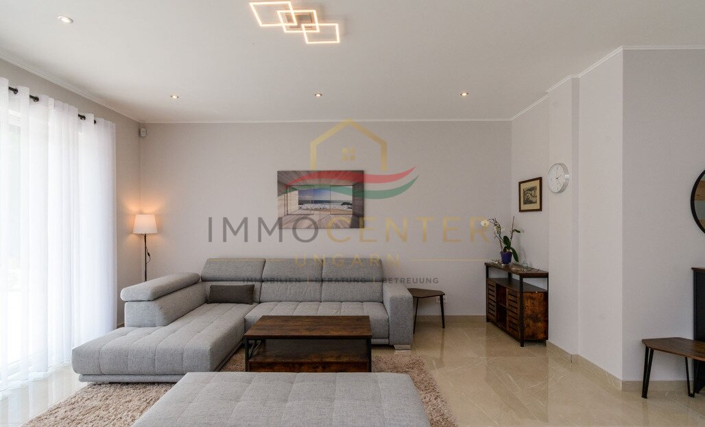 (AAA) Neu erbautes, exklusives Einfamilienhaus (33714)
