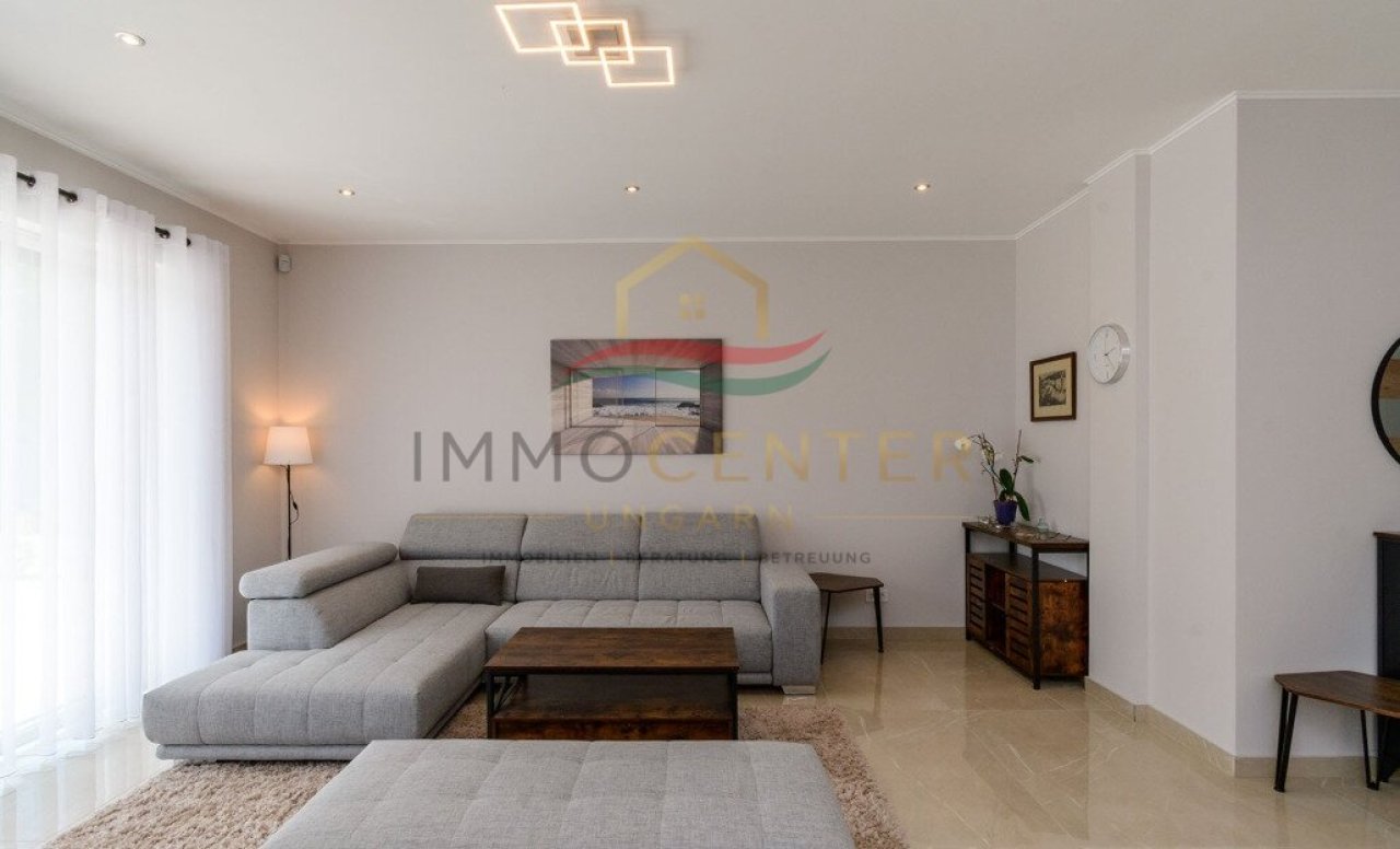 (AAA) Neu erbautes, exklusives Einfamilienhaus (33714)