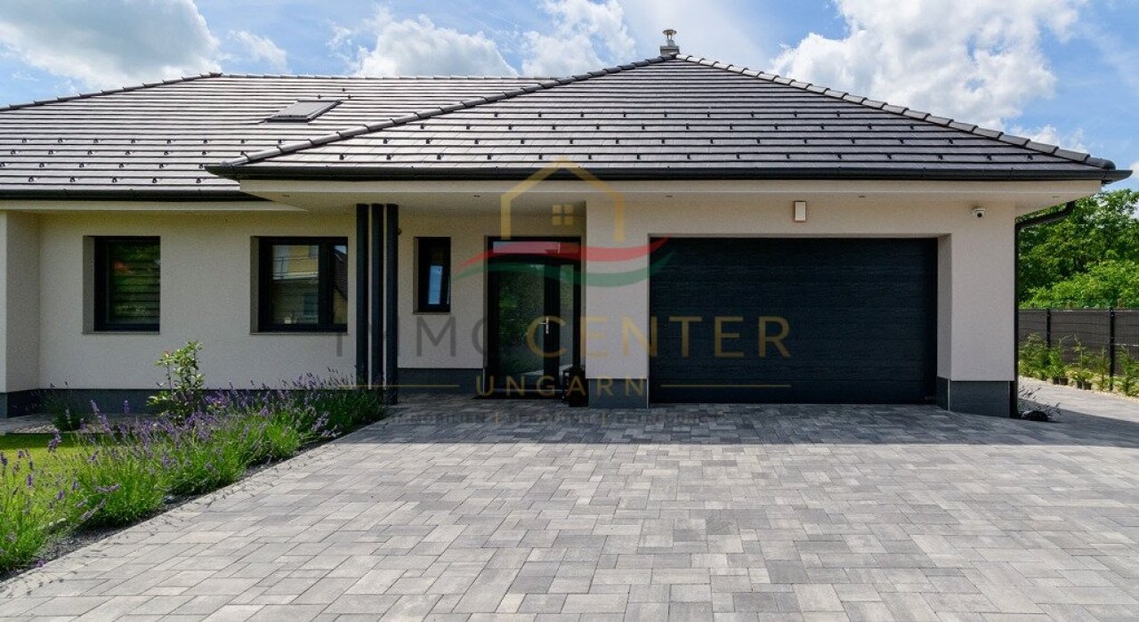 (AAA) Neu erbautes, exklusives Einfamilienhaus (33714)