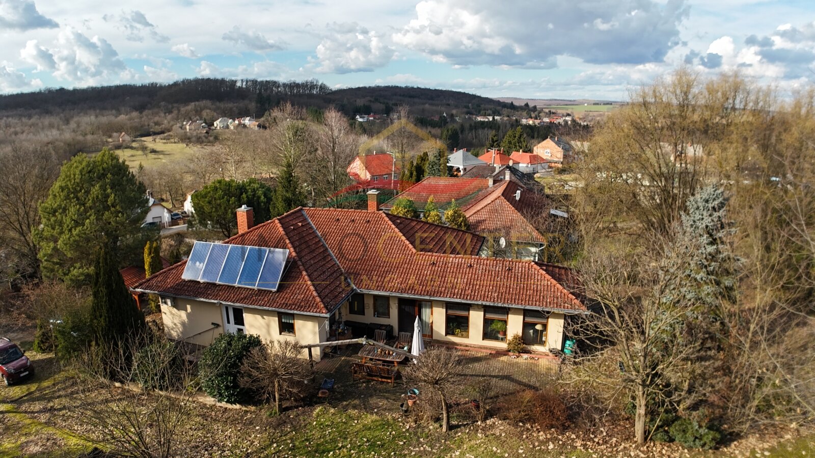 (BAA) Energieautarkes Landhaus mit Blockhütte & Sauna auf einem 7000 m² großen Panoramagrundstück (SJ001)
