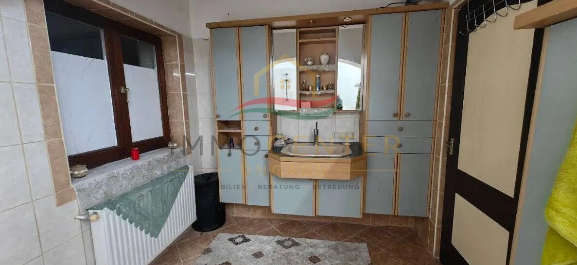 (ABA) Einfamilienhaus an der österreichisch-ungarischen Grenze (WH45411)