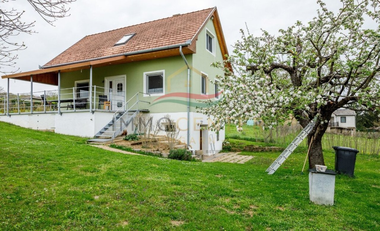 (AAA) Einfamilienhaus oberhalb von Héviz in ruhiger Weinberg-Lage (33897)