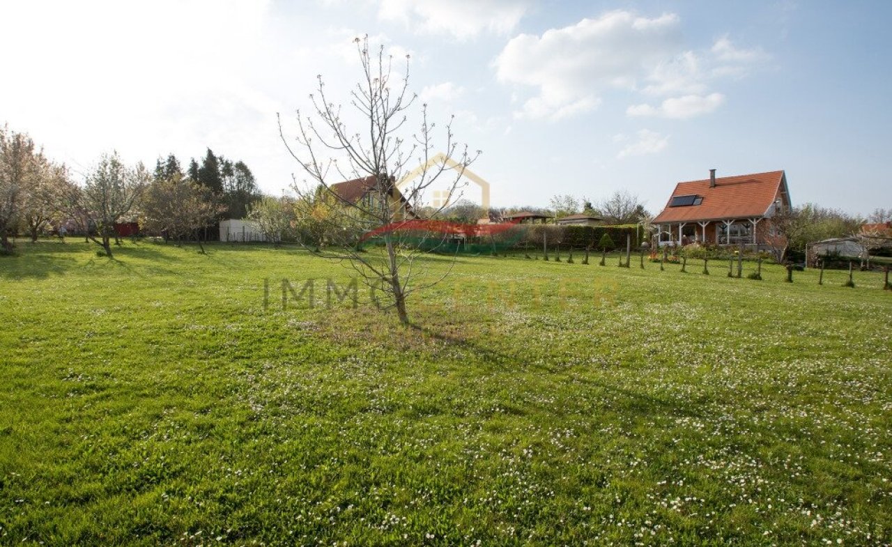 (AAA) Einfamilienhaus oberhalb von Héviz in ruhiger Weinberg-Lage (33897)