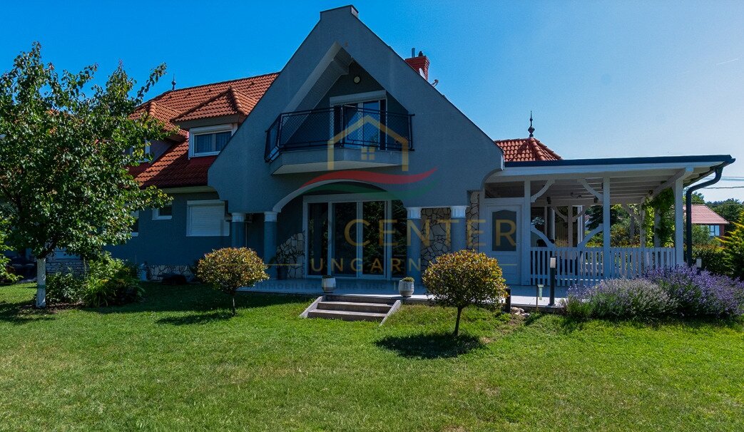 (AAA) Exklusives Einfamilienhaus – Wo Natur und exklusiver Wohnkomfort aufeinandertreffen