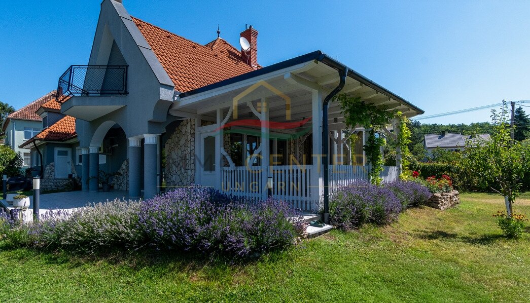 (AAA) Exklusives Einfamilienhaus – Wo Natur und exklusiver Wohnkomfort aufeinandertreffen