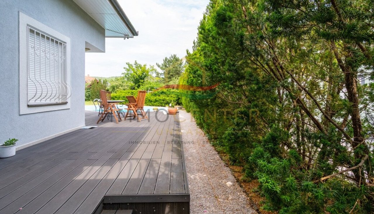 (AAA) Großzügiges Einfamilienhaus mit beeindruckendem Swimmingpool – Ideal als Familienwohnsitz oder Kapitalanlage (33912)