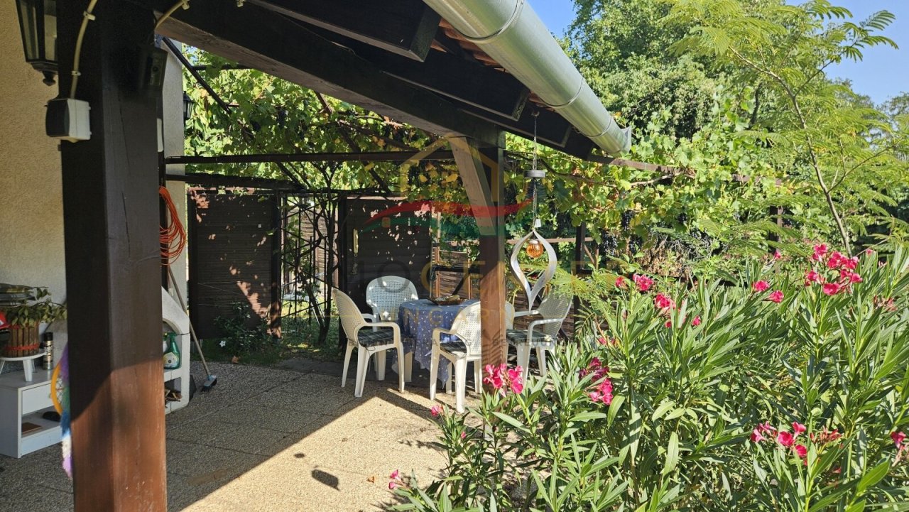 (AAA) Freistehendes Mehrgenerationenhaus in sehr guter Qualität (CM1128)