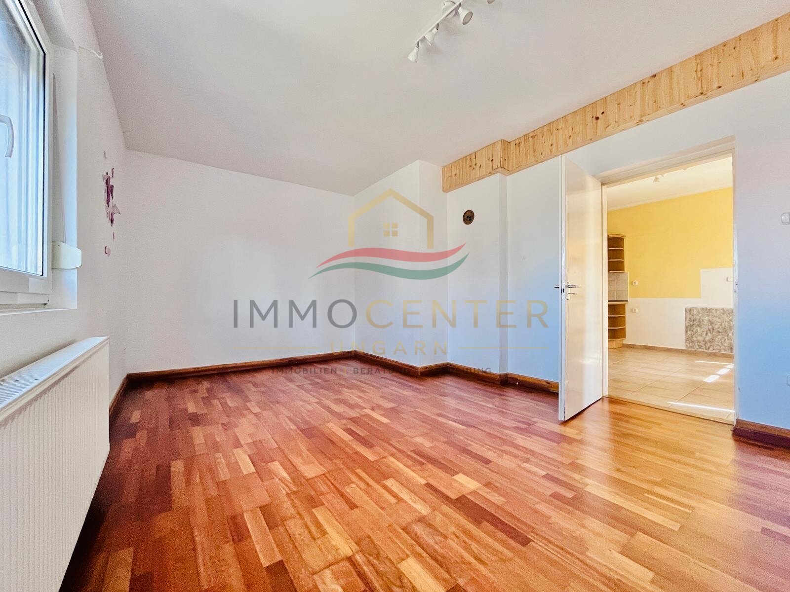 (AAA) Geräumiges Mehrgenerationenhaus in ruhiger Sackgasse (PB4749)