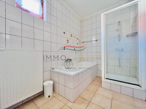 (AAA) Geräumiges Mehrgenerationenhaus in ruhiger Sackgasse (PB4749)