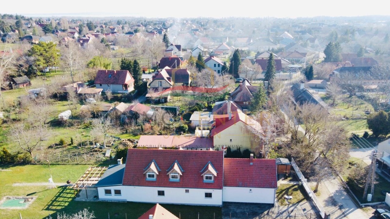 (AAA) Geräumiges Mehrgenerationenhaus in ruhiger Sackgasse (PB4749)