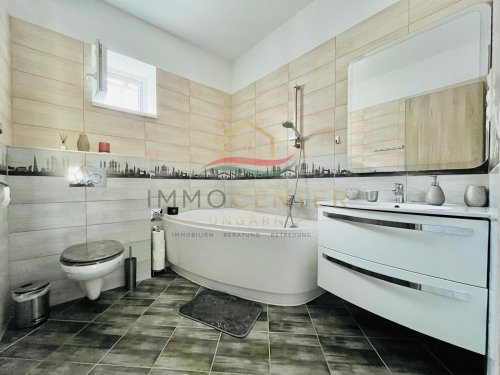 (AAB) Moderne Premium-Wohnung im Zentrum von Keszthely (PB4919)