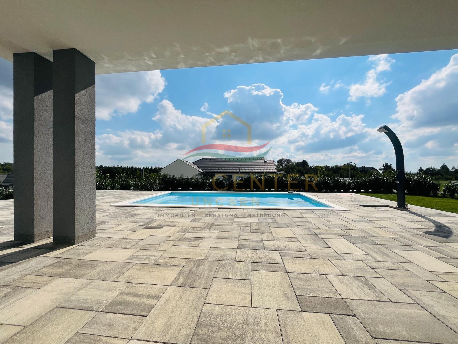 (AAA) Modernes, energieeffizientes Einfamilienhaus mit Pool und hochwertiger Ausstattung