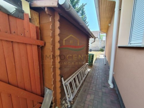(BAA) Großzügiges Einfamilienhaus mit viel Potenzial in der Nähe von Révfalu (Lux002)