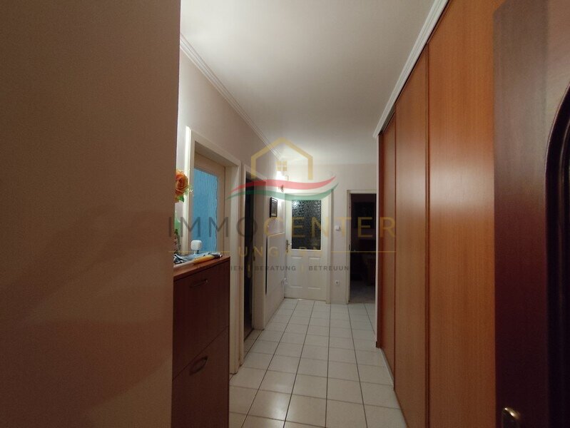 (BAA) Großzügiges Einfamilienhaus mit viel Potenzial in der Nähe von Révfalu