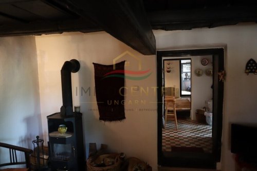 (BAA) Märchenhaftes, fast 100 Jahre altes Reetdach-Bauernhaus bei Györ (Lux003)