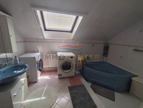 (BAA) Gepflegtes Familienhaus mit alpinem Charakter auf wunderschön eingewachsenem Grundstück (Lux008)
