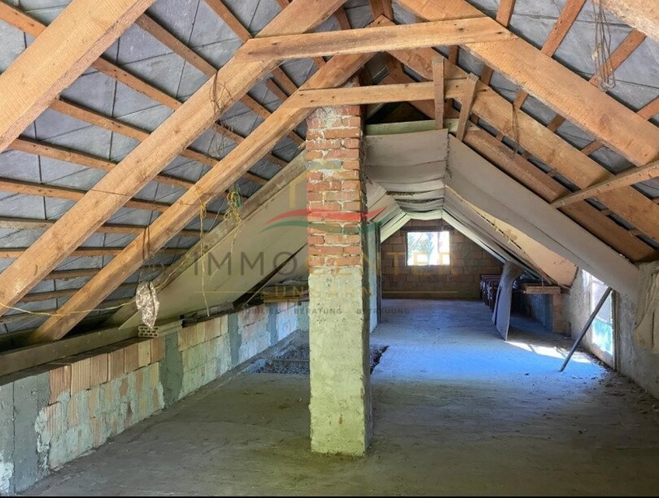 (BCA) Sanierungsbedürftiges Haus in Alleinlage (KK0703-2)