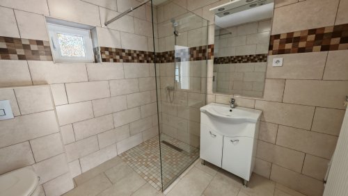 UNGARN: Idyllisches Landhaus für komfortables Wohnen: Erstbezug nach Sanierung mit Gästezimmer (MW004-E)