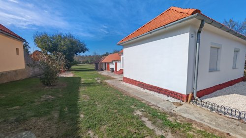 UNGARN: Idyllisches Landhaus für komfortables Wohnen: Erstbezug nach Sanierung mit Gästezimmer (MW004-E)