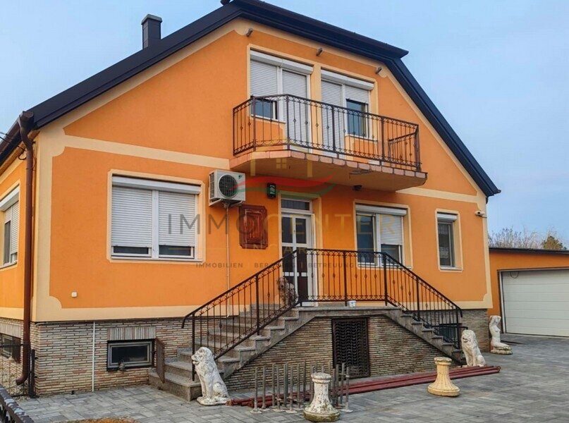 (BBA) Einfamilienhaus mit eigenem Fischteich, Pool und Werkstatt (Lux015)