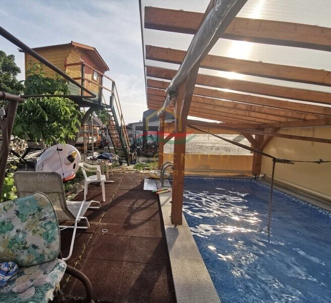 (BBA) Einfamilienhaus mit eigenem Fischteich, Pool und Werkstatt (Lux015)