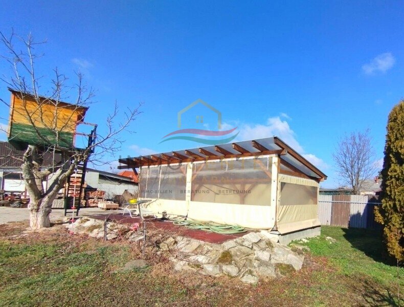 (BBA) Einfamilienhaus mit eigenem Fischteich, Pool und Werkstatt (Lux015)