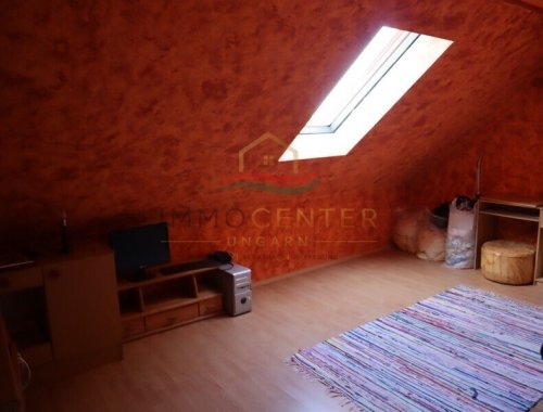 (BBA) Einfamilienhaus mit eigenem Fischteich, Pool und Werkstatt (Lux015)