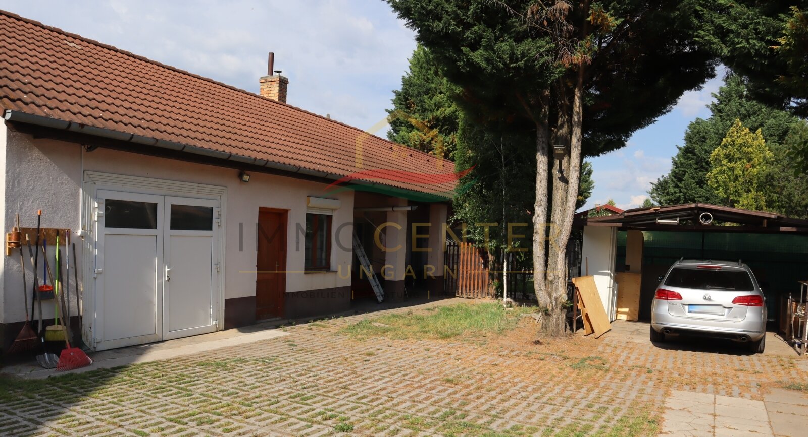 Familienhaus mit Wintergarten, Gästehaus, Pool & Sauna – bei Győr, in Gönyű! (Lux018)