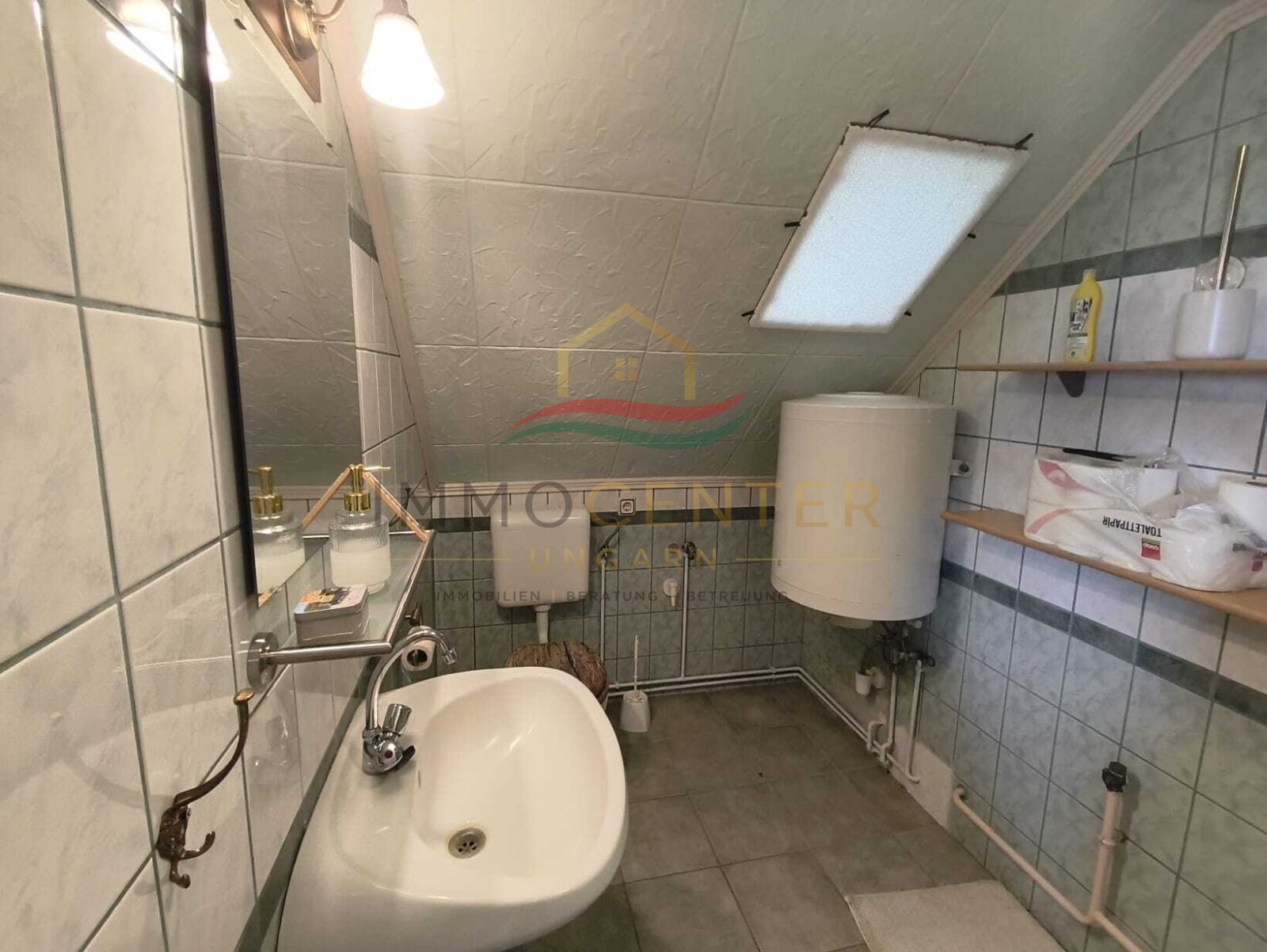 (AAA) Geräumiges Einfamilienhaus+ Einliegerwohnung in einer ruhigen, grünen Wohngegend (KK1981)