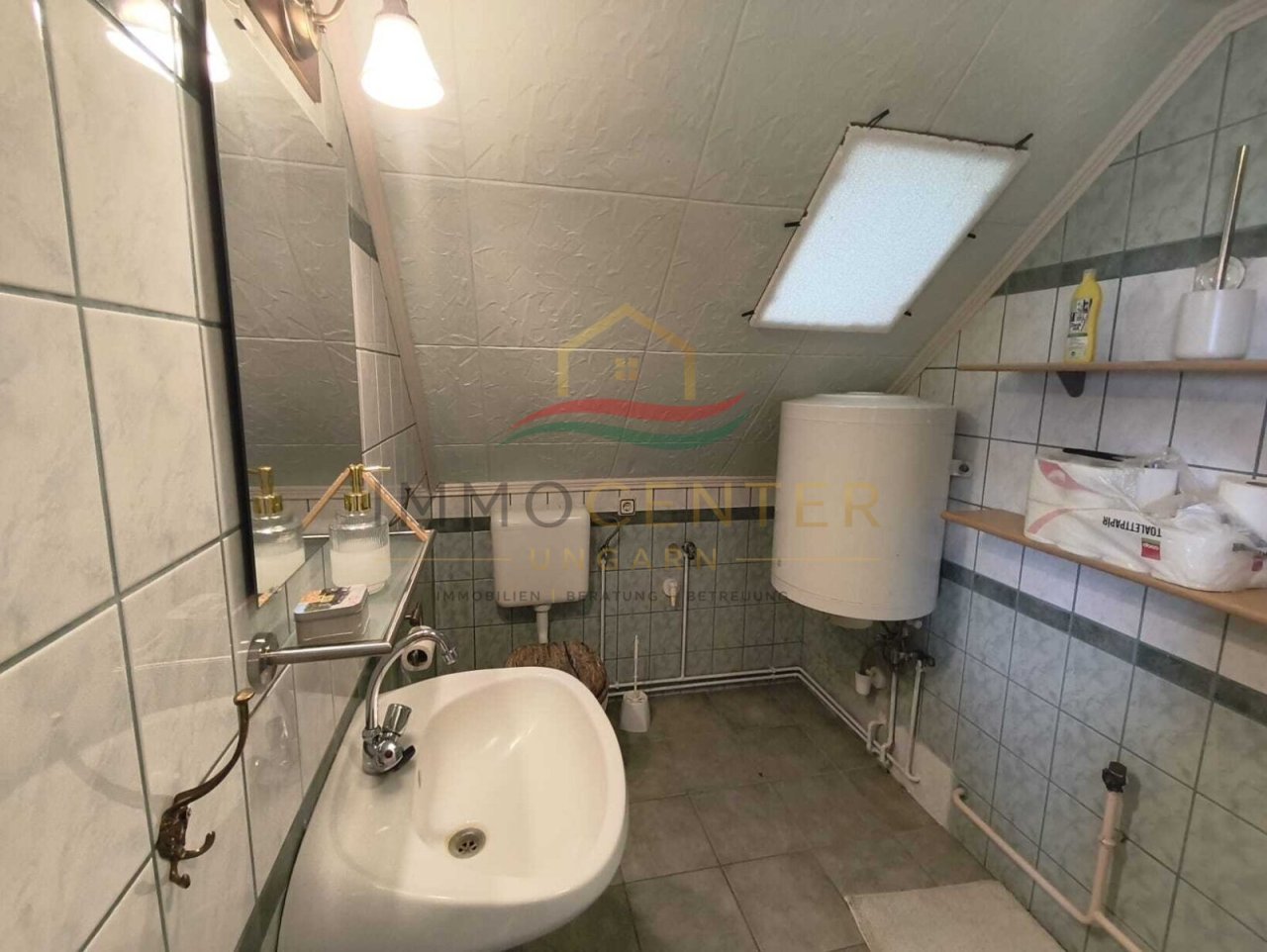 (AAA) Geräumiges Einfamilienhaus+ Einliegerwohnung in einer ruhigen, grünen Wohngegend (KK1981)