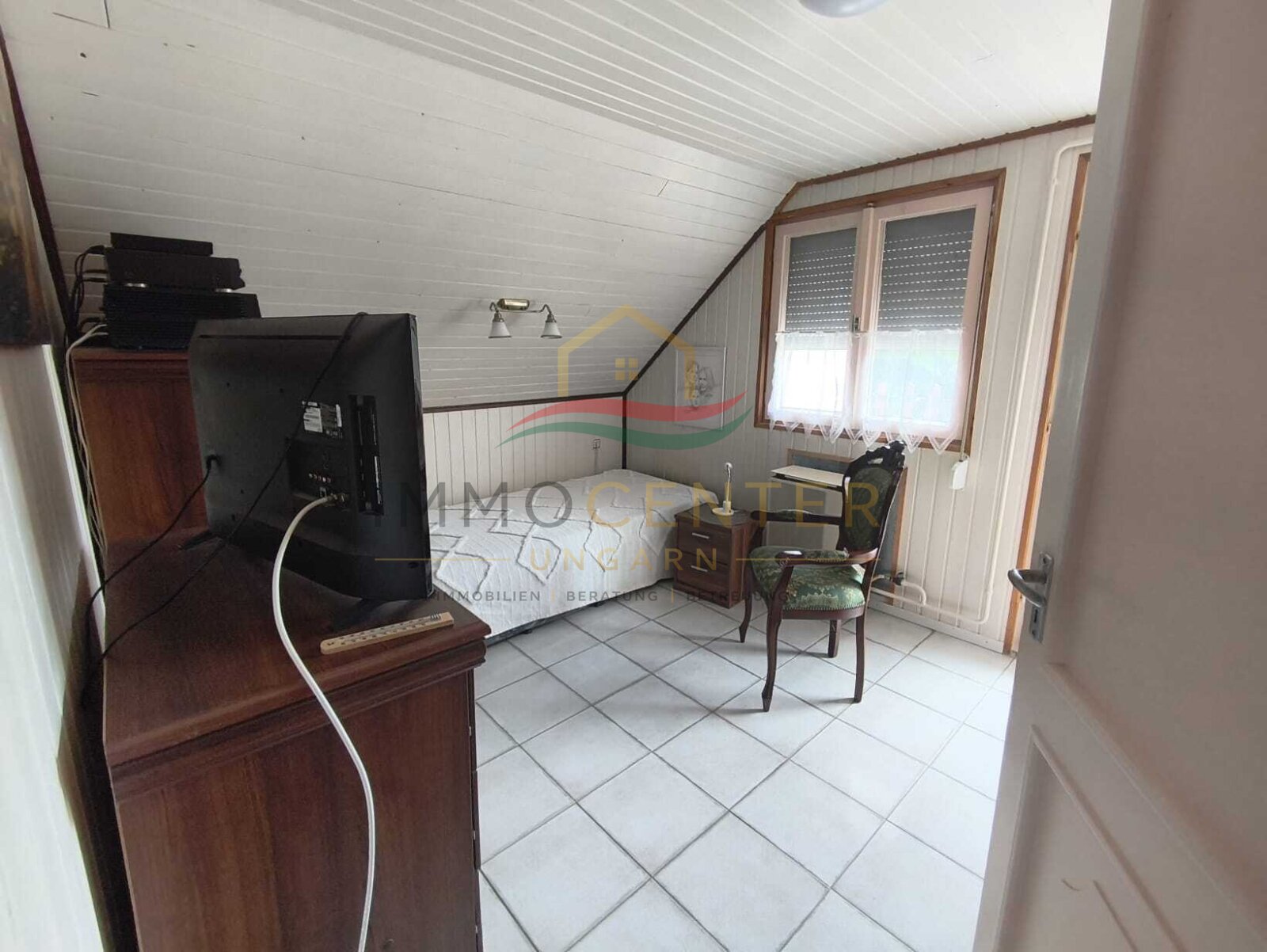 (AAA) Geräumiges Einfamilienhaus+ Einliegerwohnung in einer ruhigen, grünen Wohngegend (KK1981)