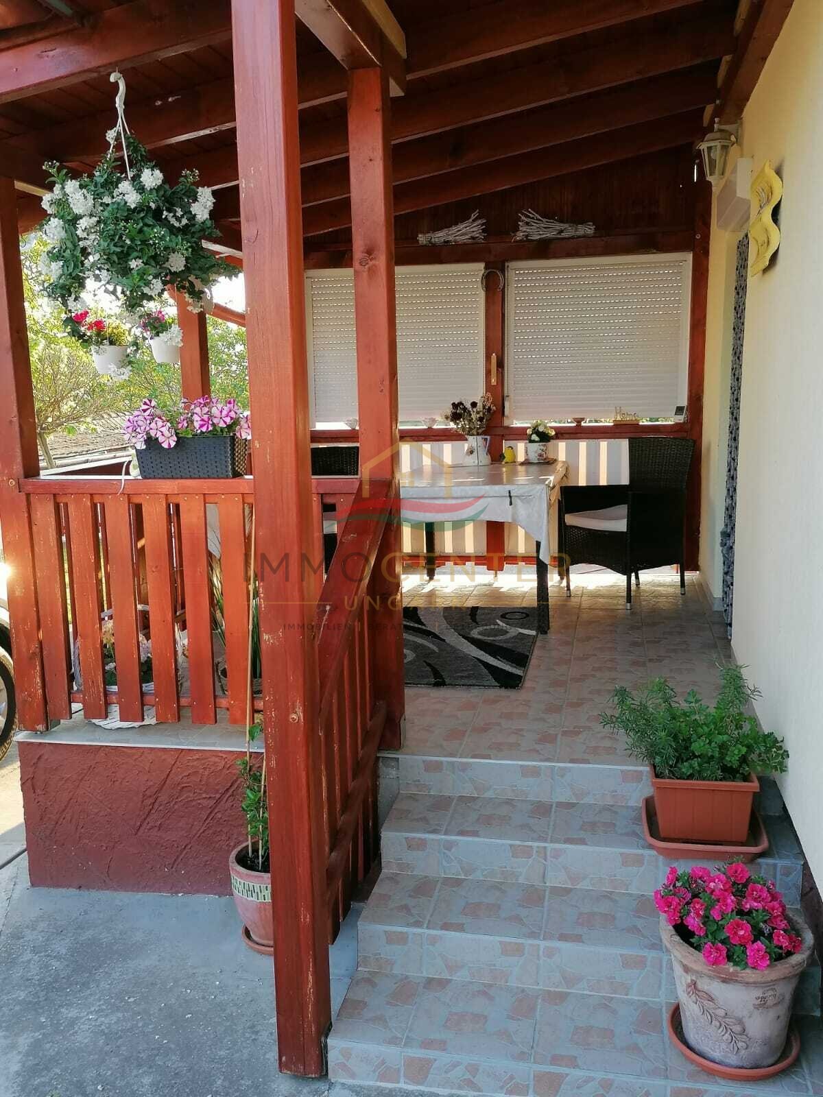 (AAA) Geräumiges Einfamilienhaus+ Einliegerwohnung in einer ruhigen, grünen Wohngegend