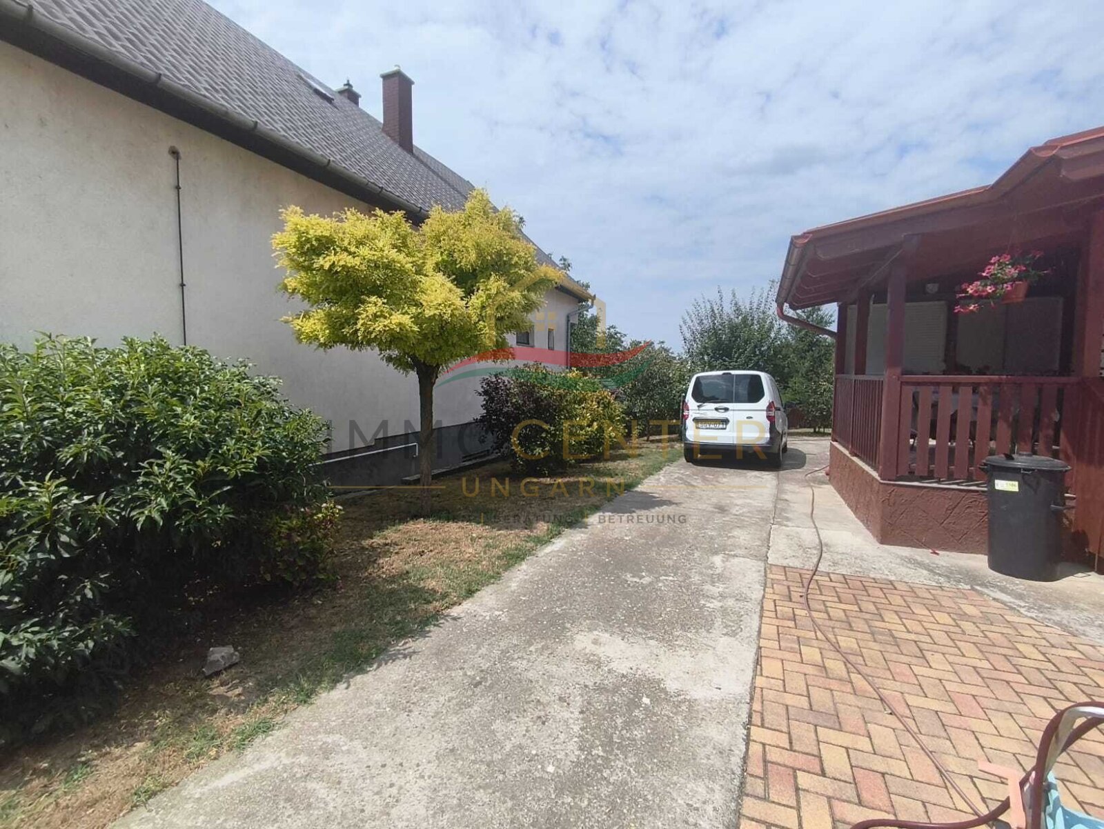 (AAA) Geräumiges Einfamilienhaus+ Einliegerwohnung in einer ruhigen, grünen Wohngegend (KK1981)