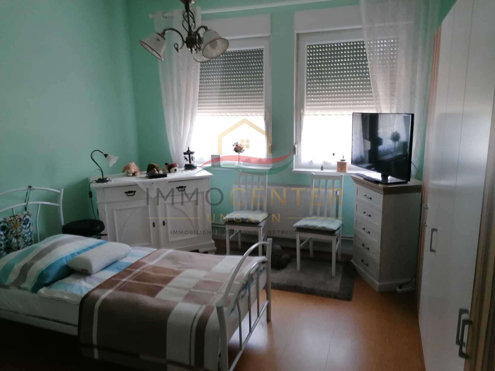 (AAA) Geräumiges Einfamilienhaus+ Einliegerwohnung in einer ruhigen, grünen Wohngegend (KK1981)