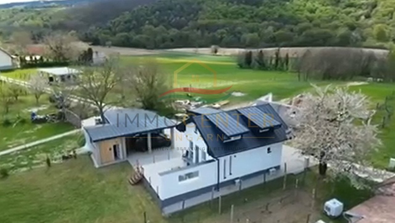 (AAA) Neubau: Hochwertig ausgestattetes Landhaus in ruhiger Lage (CM8782)