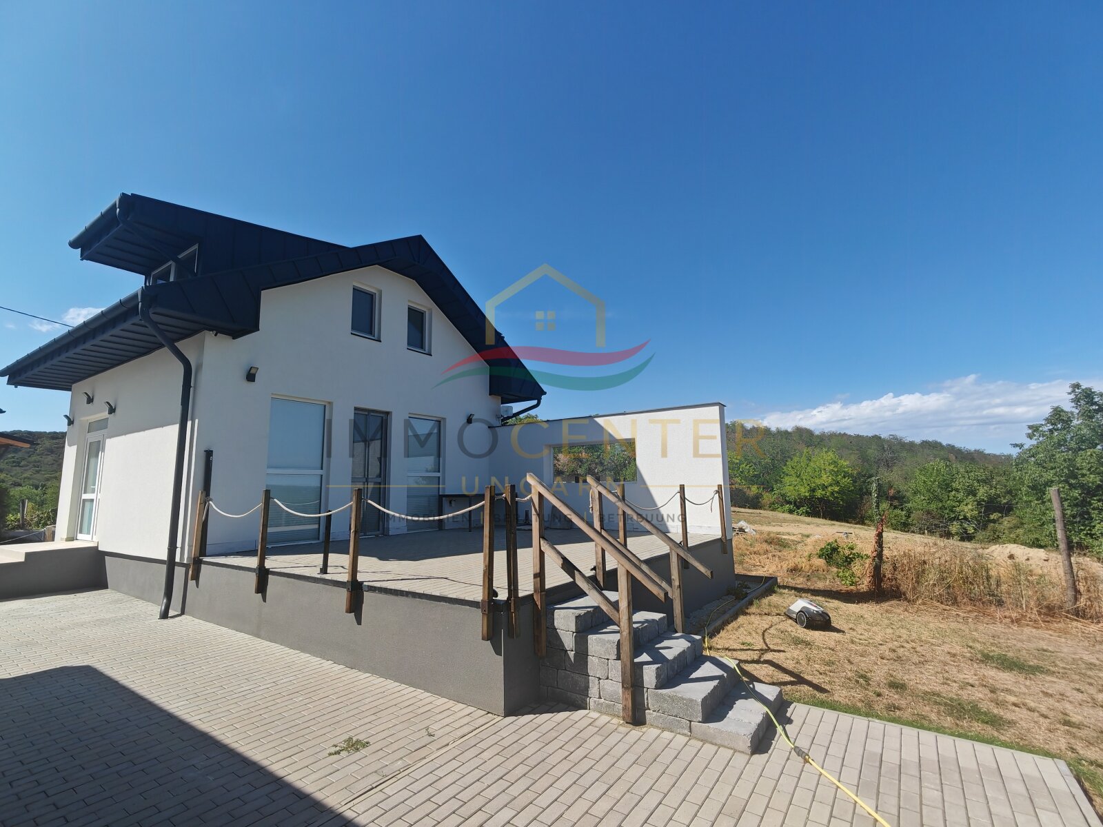 (AAA) Neubau: Hochwertig ausgestattetes Landhaus in ruhiger Lage (CM8782)