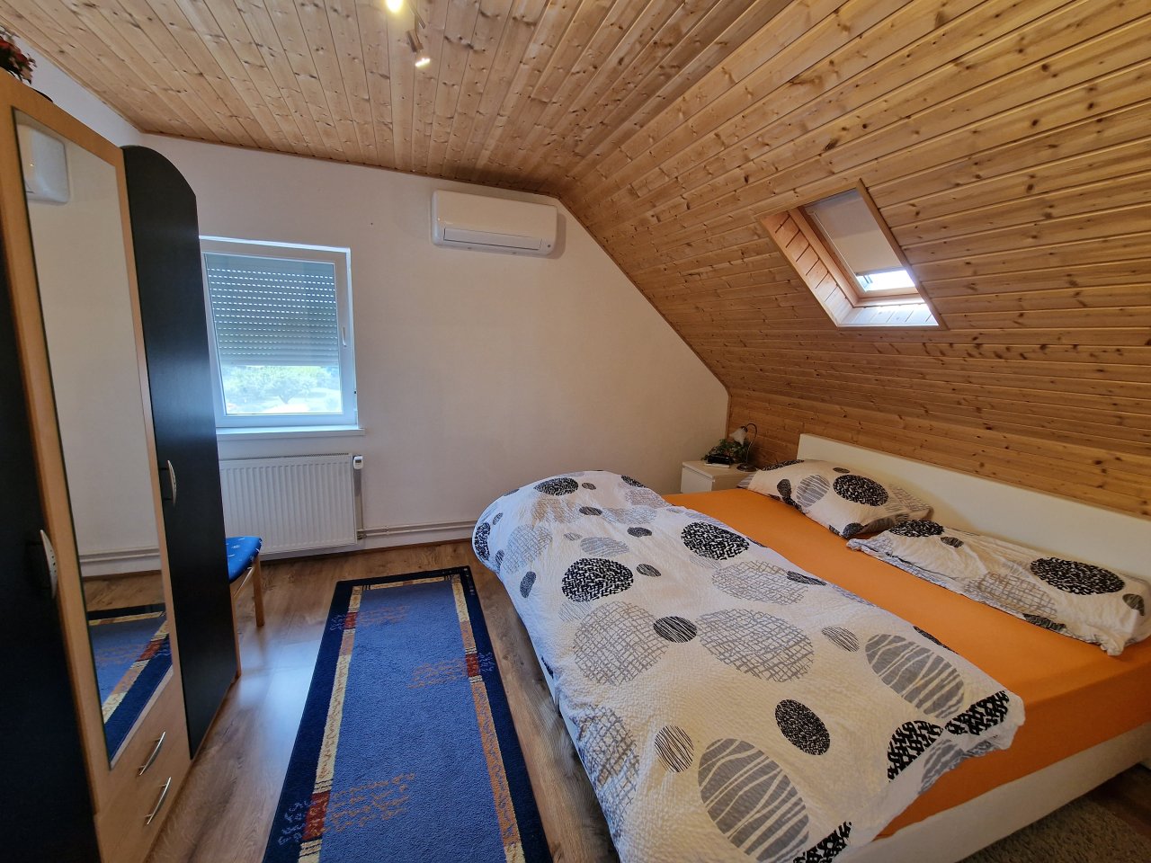 (AAB) Großes Landhaus mit Pool in ruhiger Lage bei Heviz (HCM306-4) — Schlafzimmer oebn