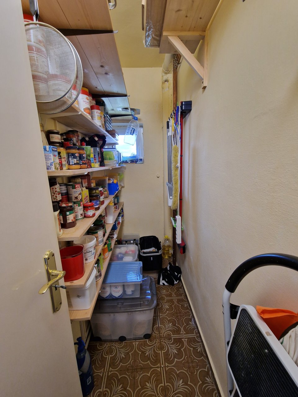 (AAB) Großes Landhaus mit Pool in ruhiger Lage bei Heviz (HCM306-4) — Speisekamm unten