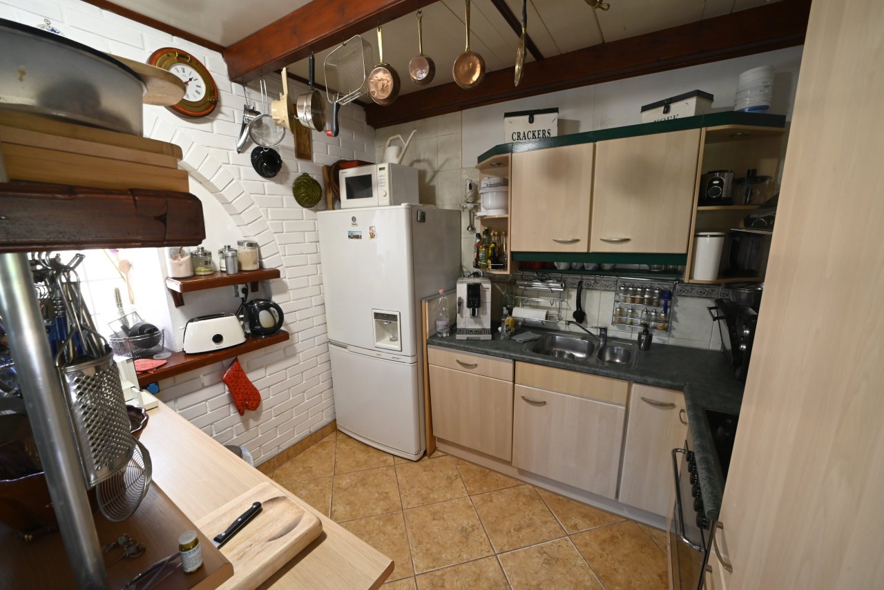 (BAB) Wunderschönes ungarisches Landhaus mit großem Grundstück und Pferdeboxen (HCM307-5) — cocina