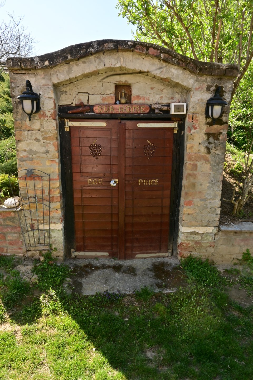 (BAB) Wunderschönes ungarisches Landhaus mit großem Grundstück und Pferdeboxen (HCM307-5) — bodega