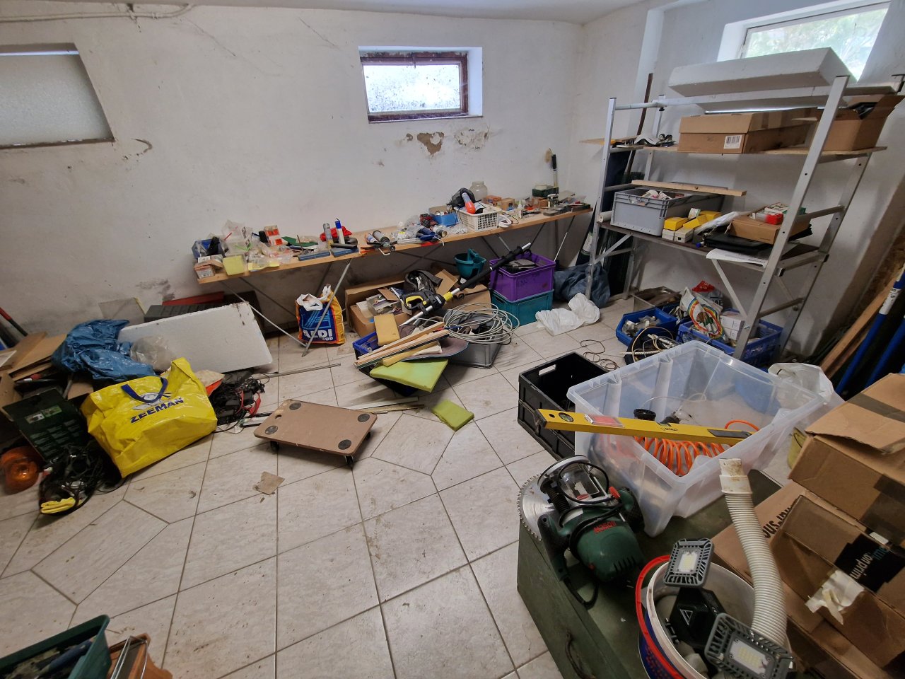 (BCA) Großes, grundsolides Haus, unterkellert, viel Platz und günstig! (HCM341-5) — Workshop