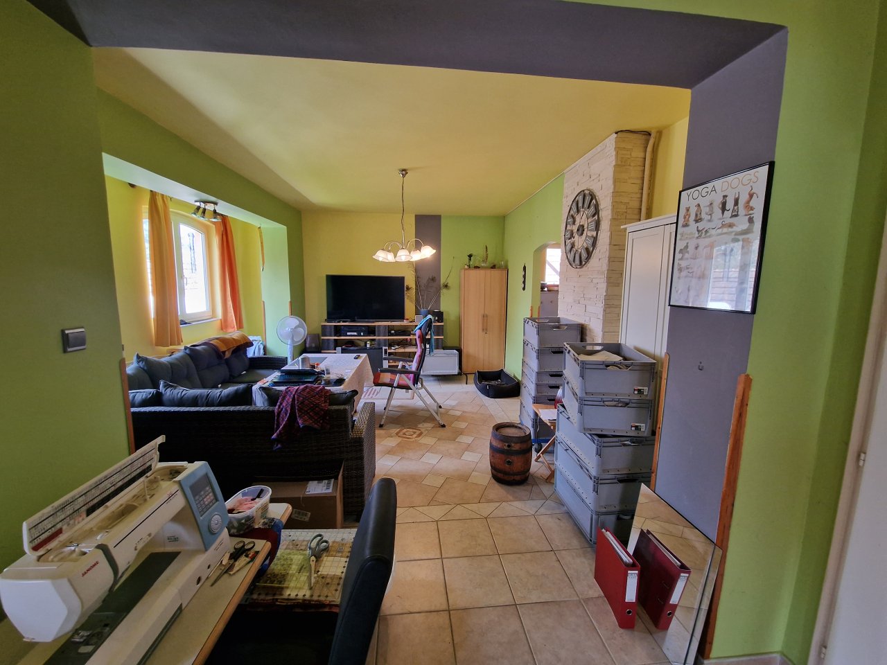 (BCA) Großes, grundsolides Haus, unterkellert, viel Platz und günstig! (HCM341-5) — Living room ground floor