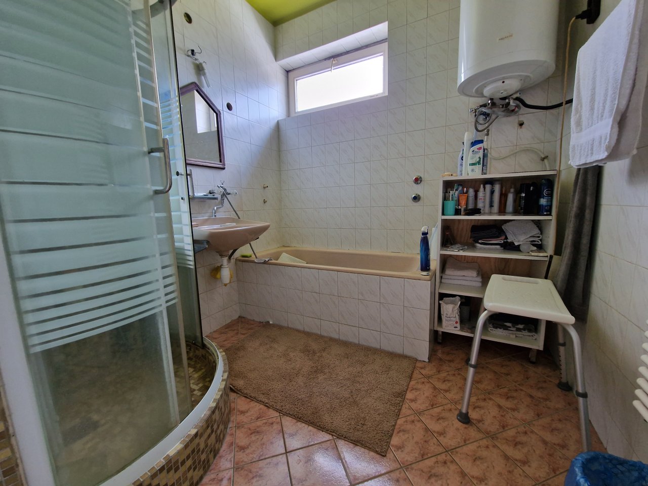 (BCA) Großes, grundsolides Haus, unterkellert, viel Platz und günstig! (HCM341-5) — Bathroom ground floor