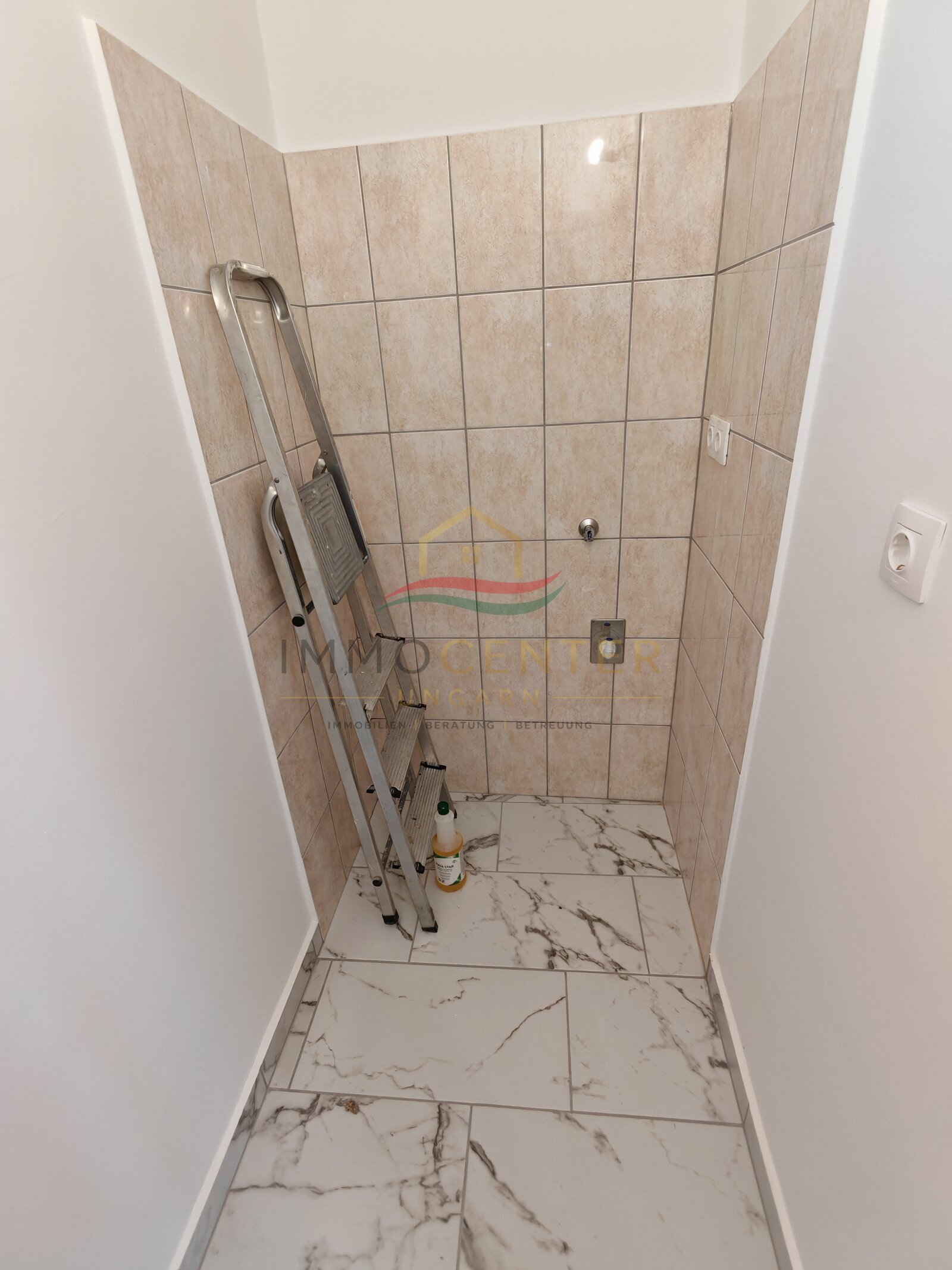 (AAA) Großes Landhaus mit Apartment & viel Staufläche, auch ideal für Handwerk oder Büro (HCM217-3) — Hauswirtschaftsraum EG