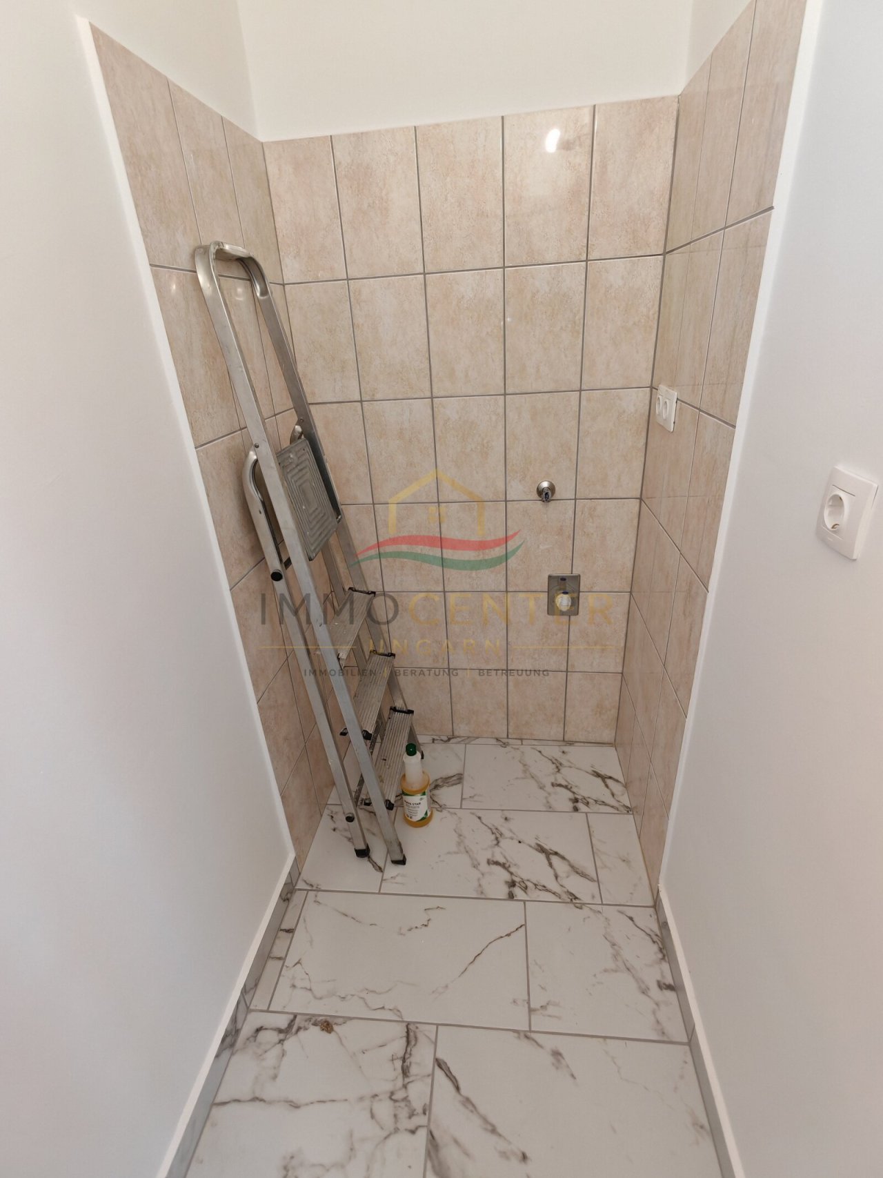(AAA) Großes Landhaus mit Apartment &amp; viel Staufläche, auch ideal für Handwerk oder Büro (HCM217-3) — Hauswirtschaftsraum EG