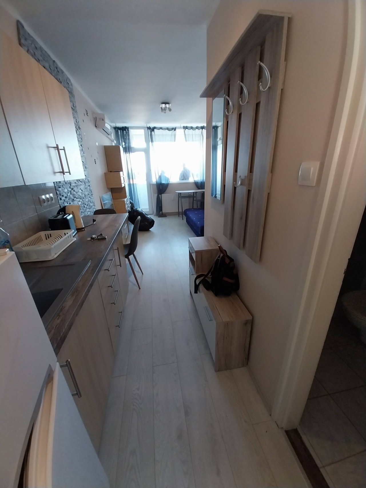(AAA) Renoviertes kleines Studio-Apartment in guter Lage (KK1845-M)