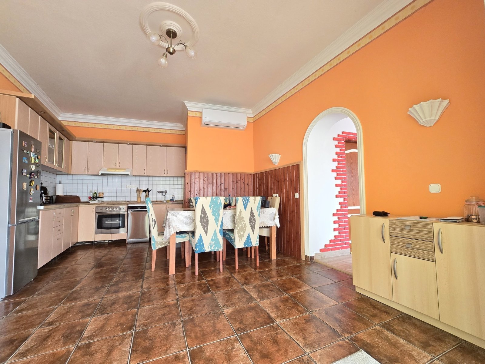 (BBA) Großes Familienhaus in schöner & ruhiger Lage (KK005-2)